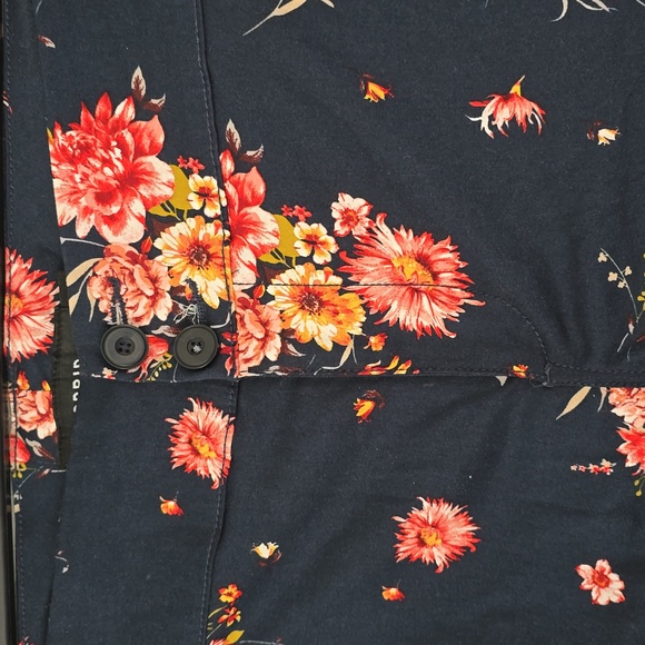 NWOT Torrid Navy Floral Shorts Size 22 - Picture 5 of 5